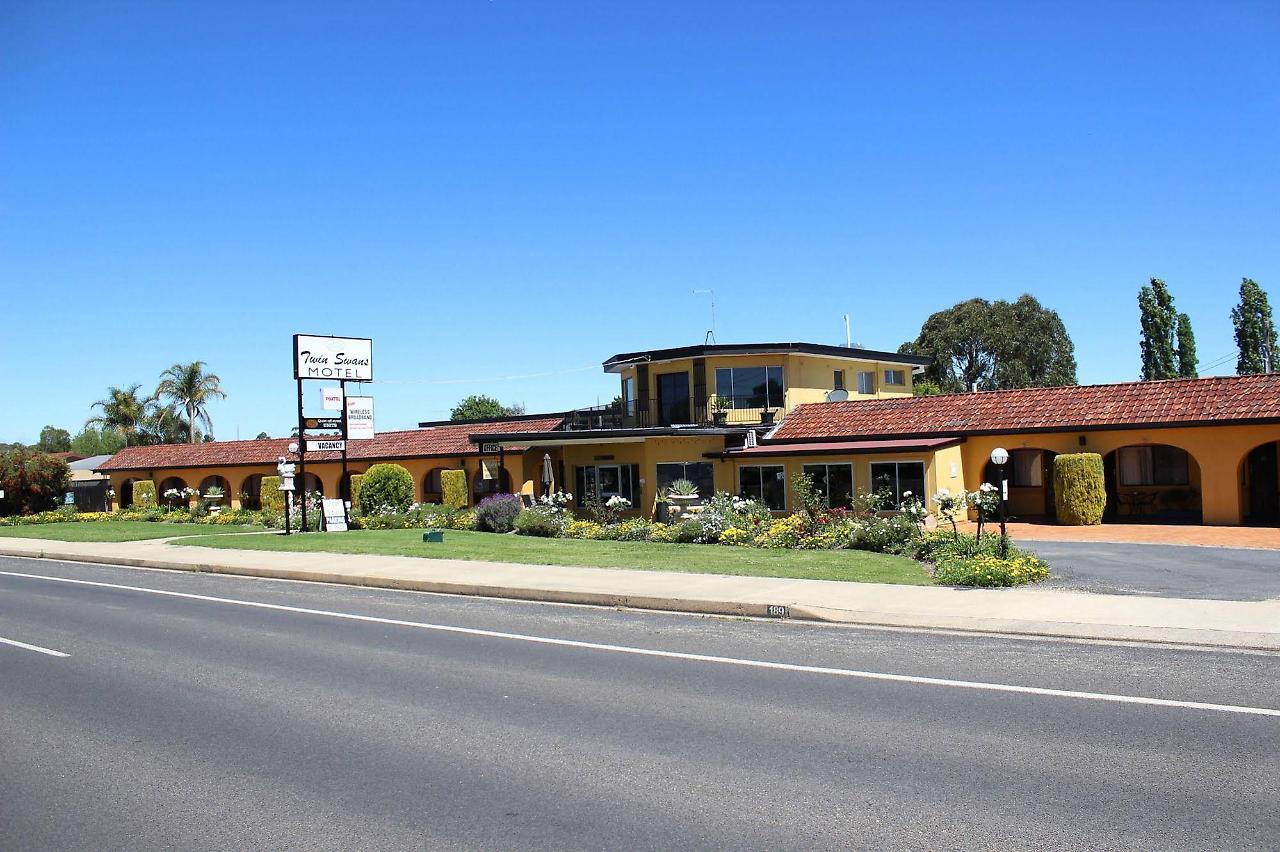 Twin Swans Motel Inverell Exterior photo