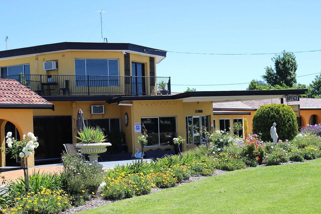 Twin Swans Motel Inverell Exterior photo