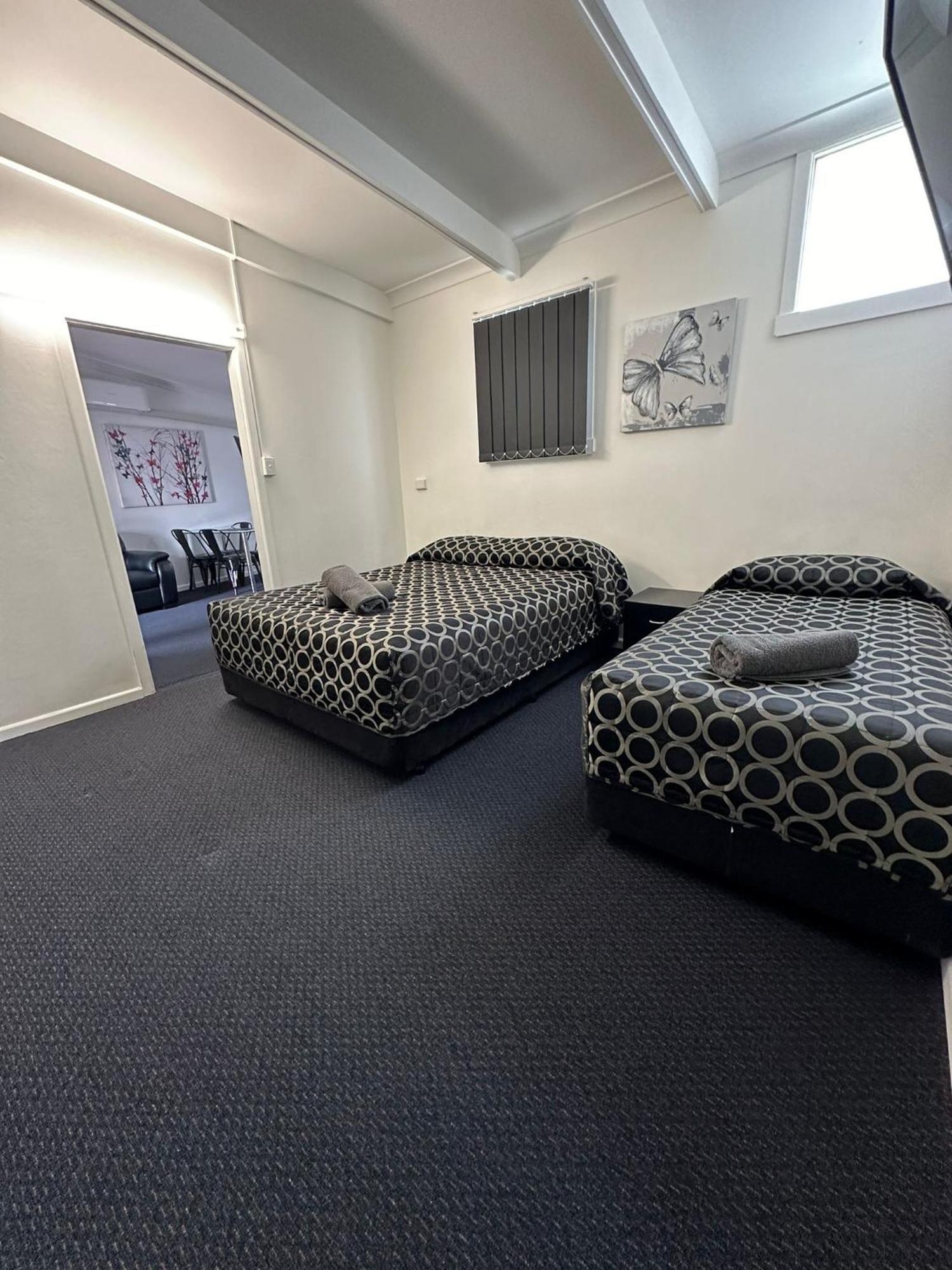 Twin Swans Motel Inverell Exterior photo